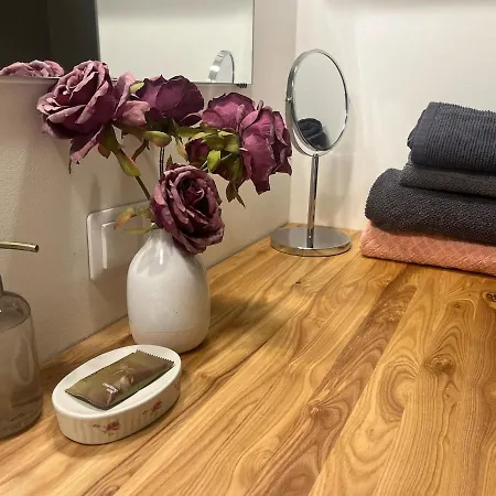 Cozy Next To Old Town Apartment *